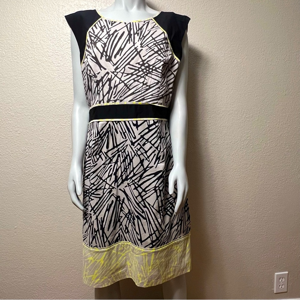 BCBGMAXAZRIA Sleeveless Black & Taupe Gray Abstract Print Dress